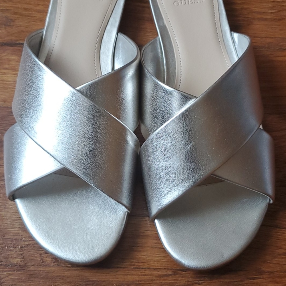 Guess Slides - Picture 3 of 6